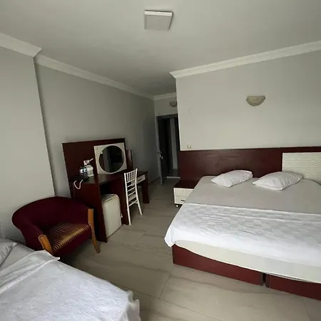 Deniz Kumburgaz Hotel *